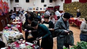 Волонтеры штаба «Мы вместе» организовали благотворительную ярмарку для поддержки военнослужащих