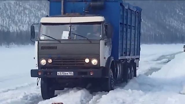 Грузовики на бездорожье,