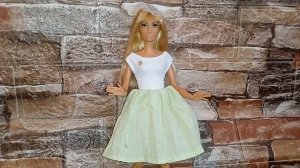 Обзор на одежду для Барби от Виана.Белый купальник, юбка зелёная и украшение на голову