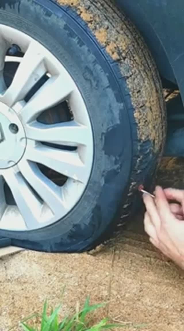 Как заклеить шину автомобиля не снимая колеса. смотреть онлайн