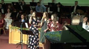 Для тебя, о человек, Бог создал небо и поля..