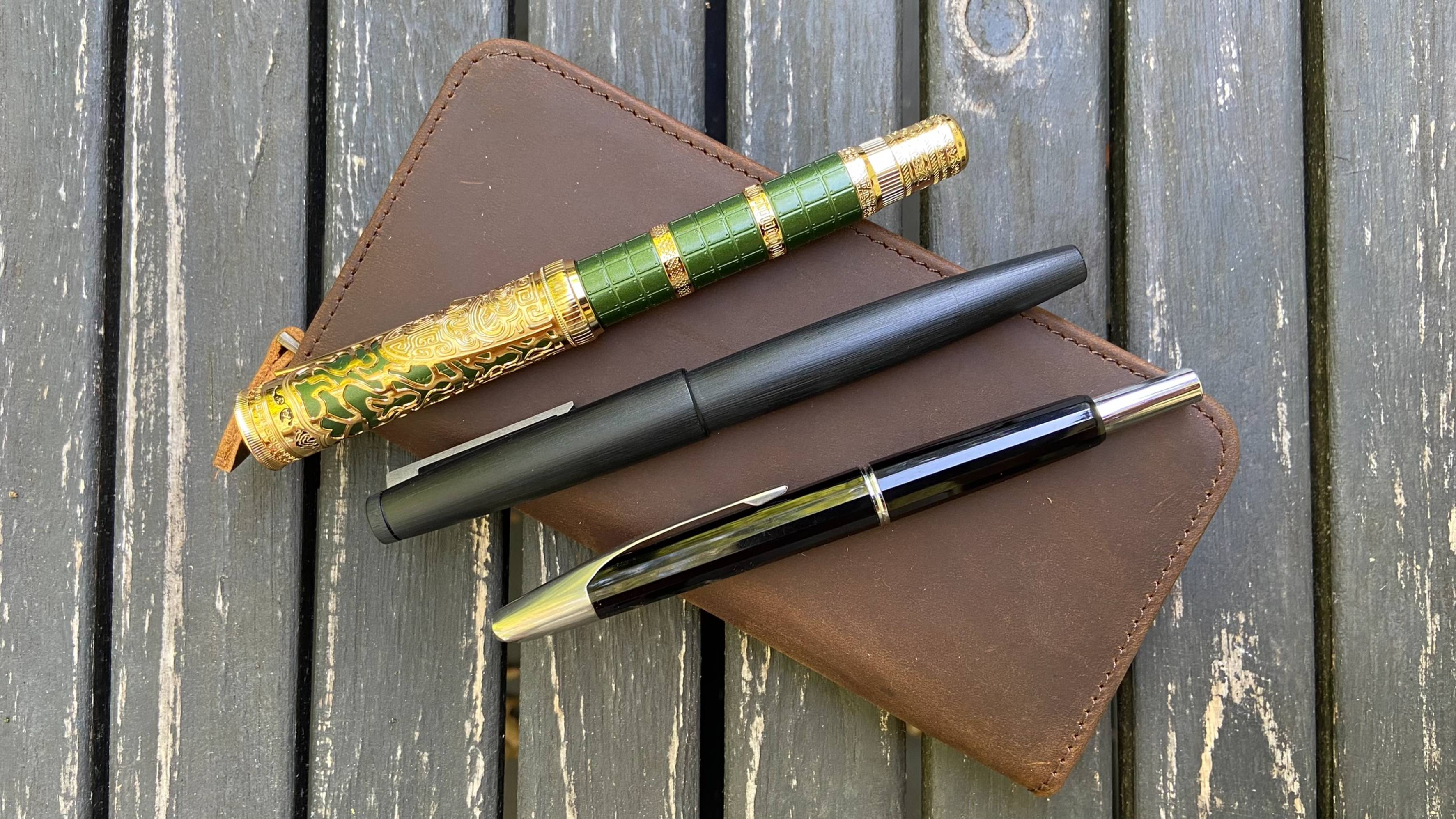 Кожаный чехол на три ручки от компании Asvine