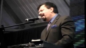 Mike Murdock cantado suas canções com Sarah Alencar