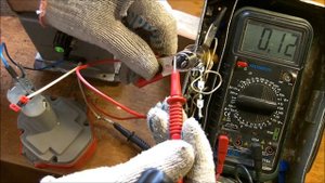 КАК ЗАРЯДИТЬ АККУМУЛЯТОР ШУРУПОВЕРТА 1.