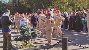 Молодежное движение в Стунино, возложение цветов 30.09.25г