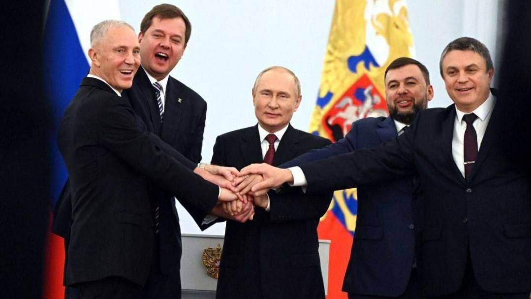 м