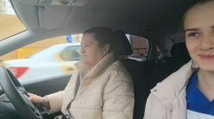 Отвожу Олю.