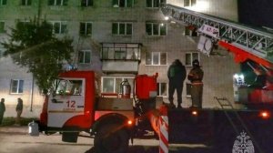 В Кургане при пожаре в жилом доме спасли 23 человека