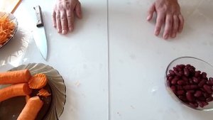 Очень вкусный салат из печени и фасоли. Обзор.