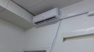 Монтаж сплит системы для охлаждения кухни в детском саду.