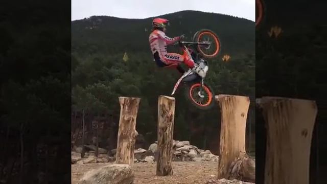 Самые опасные и необычные трюки на мотоцикле! смотреть онлайн