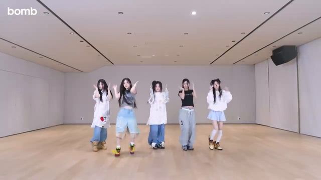ILLIT (아일릿) ‘jellyous’ Dance Practice смотреть онлайн