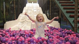 Приключения Лилли и её сестры Софии в парке развлечений