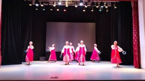 Плывёт веночек