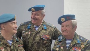 Поздравление сайту "Автомат и гитара" от легендарного ансамбля ВДВ "Голубые береты".