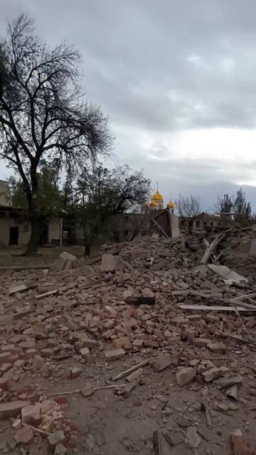 Видео из Доброполья, до которого осталось уже менее 10 км. смотреть онлайн