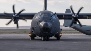 Неизвестные обстреляли из пиротехники военно-транспортный самолет бундесвера