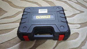 шуруповёрт аккумуляторный DeWALT