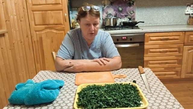Лук порей, буду сушить листья.
Небольшое объявление.