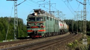 ВЛ80с-2719 с грузовым поездом