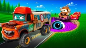 Машинки ЗАПРЫГИВАЮТ в ГЛАЗНУЮ ПОРТАЛЬНУЮ яму и ПРЕВРАЩАЮТСЯ в грузовики! | Маккуин и мама в BeamNG D