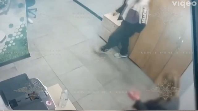 Момент зверского убийства начальницы Сбербанка в Москве попал на видео смотреть онлайн