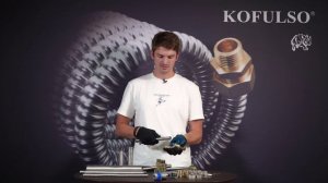 Гибкие подводки Kofulso из нержавеющей трубы с накидными гайками.