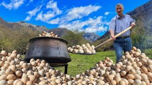 Целая курица и свежие яйца с луга в азербайджанской деревне! Готовим на природе
