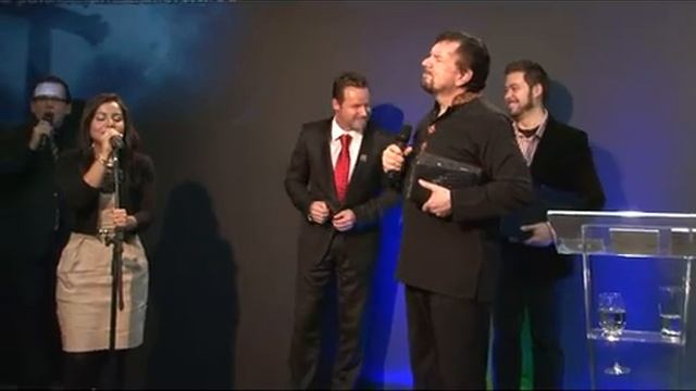 Mike Murdock e Gabriela Rocha cantando juntos - Tua Palavra