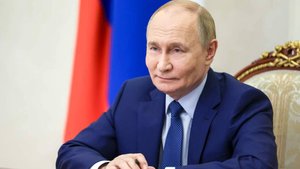 Путин поздравил россиян с Днем воссоединения новых регионов с РФ