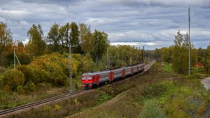 «Начало золотой осени» ЭД4-0014 с сообщением Александров-1–Поварово-3 отправляется с о.п.109