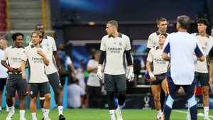 Футболистов "Реала" с размахом встретили в Казахстане