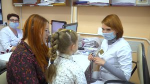 В Севастополе от гриппа вакцинируют в детских поликлиниках детей