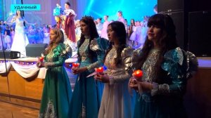 Юных удачнинцев посвятили в артисты на королевском балу