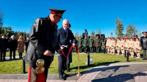 Главы Минобороны РФ и КНДР открыли памятник в память погибших корейских партизан