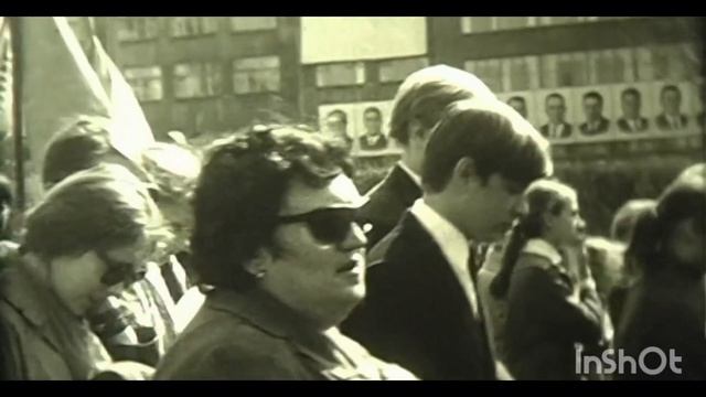 СПАСИБО ВАМ, МОИ ДРУЗЬЯ
Первомайская демонстрация май 1973 г. Свердловск, школа 76 смотреть онлайн