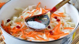 Квашеная капуста с калиной