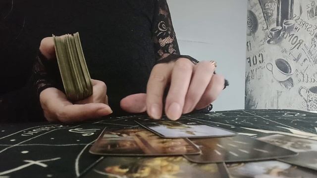 Есть ли будущее у вашей пары? Точка или пауза? Расклад Таро