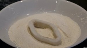 Кальмары в кляре на сковороде