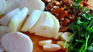 Лобио с грецкими орехами