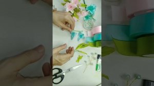 Букет лилий из атласных лент