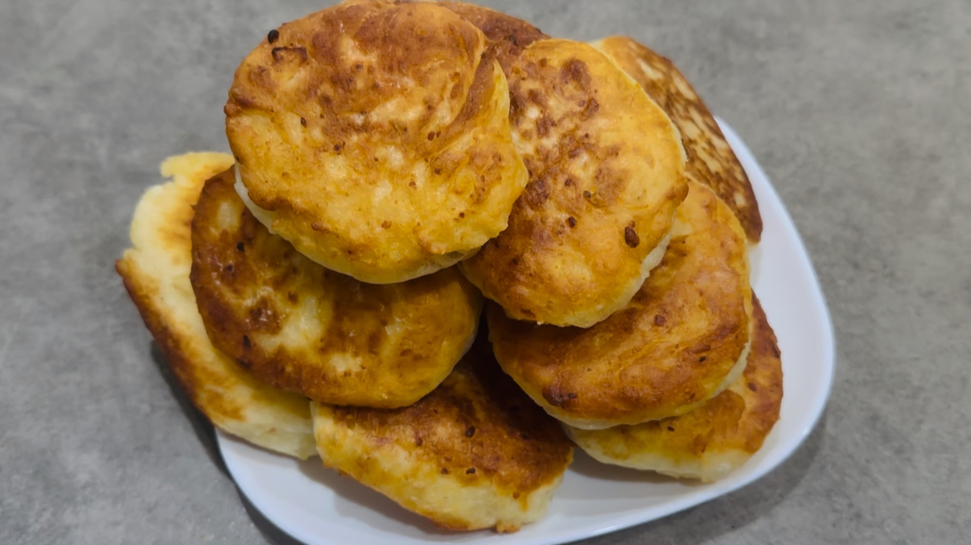 Картофельные пирожки на картофельном отваре /Пирожки из картофельного пюре и отвара на сковороде