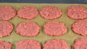 Котлеты в духовке с помидорами