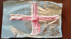 Котлеты в беконе