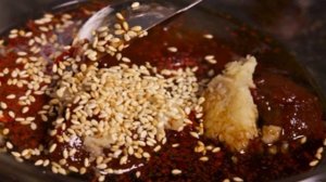 Лосось с острым соусом