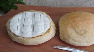 Камамбер в хлебном горшочке с картофелем