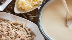 Курица под соусом бешамель