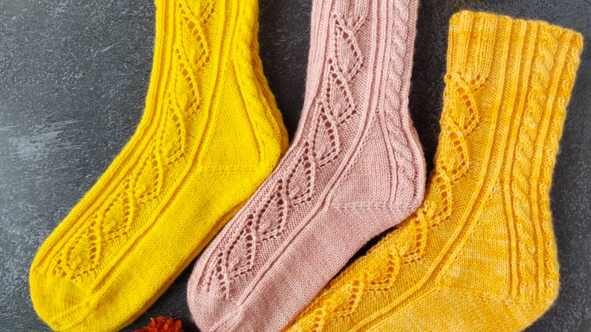 Совместник по вязанию носочков "Осень". Приглашаю Вас связать осенние, ажурные носочки. смотреть онлайн