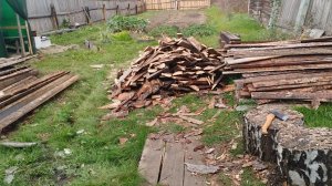 Готовлюсь к зиме, пилю дрова.