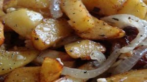 Картошка по-деревенски в духовке с мясом